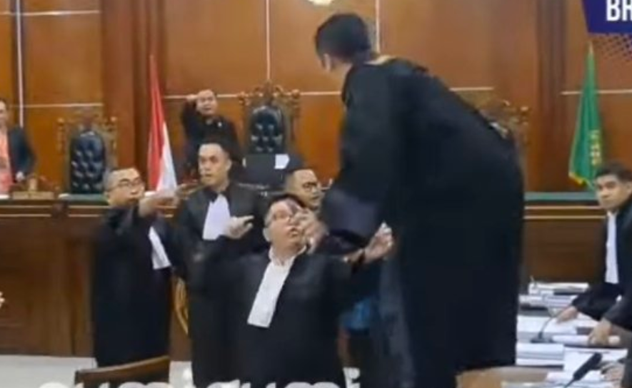 MA Bekukan Sumpah Advokat Razman Arif Nasution dan M Firdaus Oiwobo